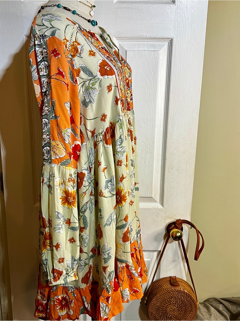 Patrons Of Peace Floral Ruffle Asymmetric Tie
Boho Bishop SleeveMini Dress M - Picture 5 of 13